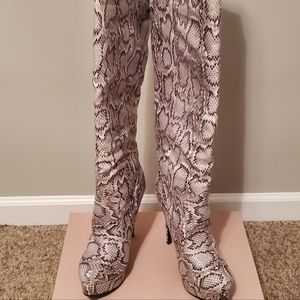 Absolutely STUNNING Snake Print Stiletto Thigh Boot!!! NWOT